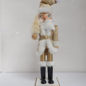 American King Nutcracker